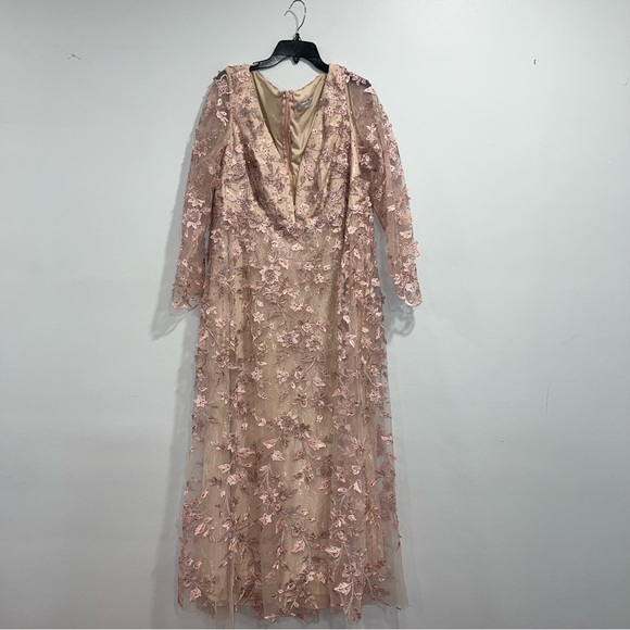 Mac Duggal Long Sleeve Lace Dress in Blush Pink - Picture 16 of 16